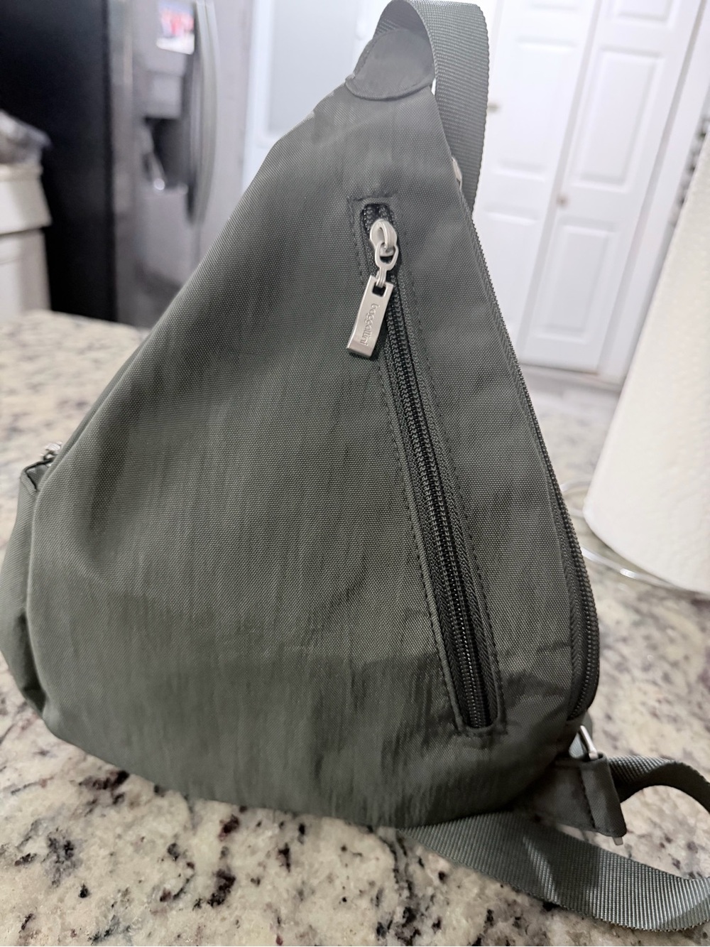 Baggallini Gray Sling Crossbody Belt Bag - Picture 4 of 6